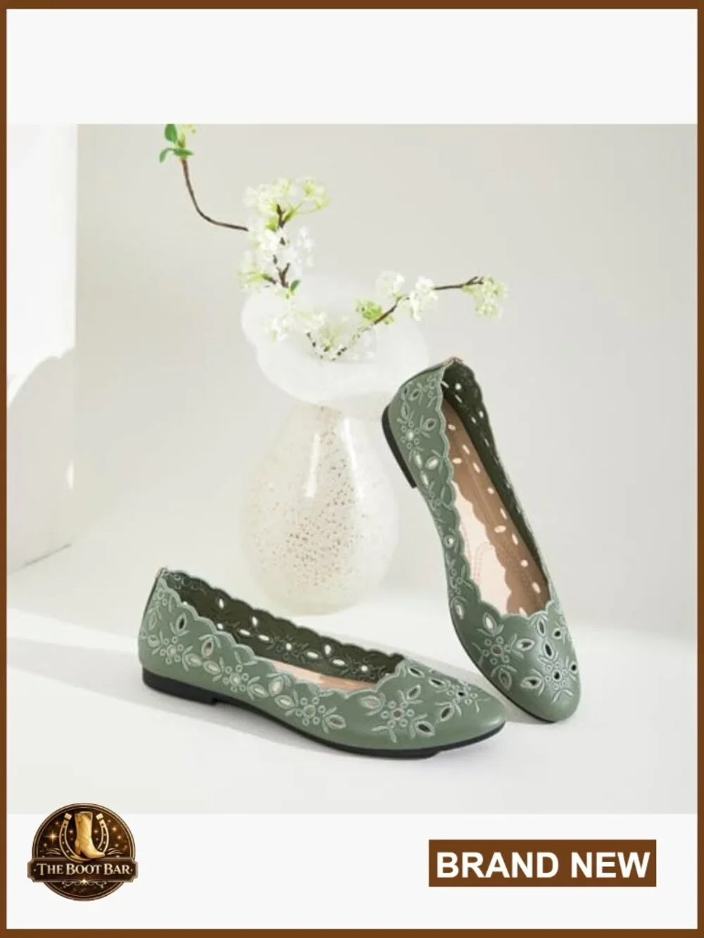 Women's Ballet Flats Slip On Shoes Round Toe PU Leather Flats with Floral